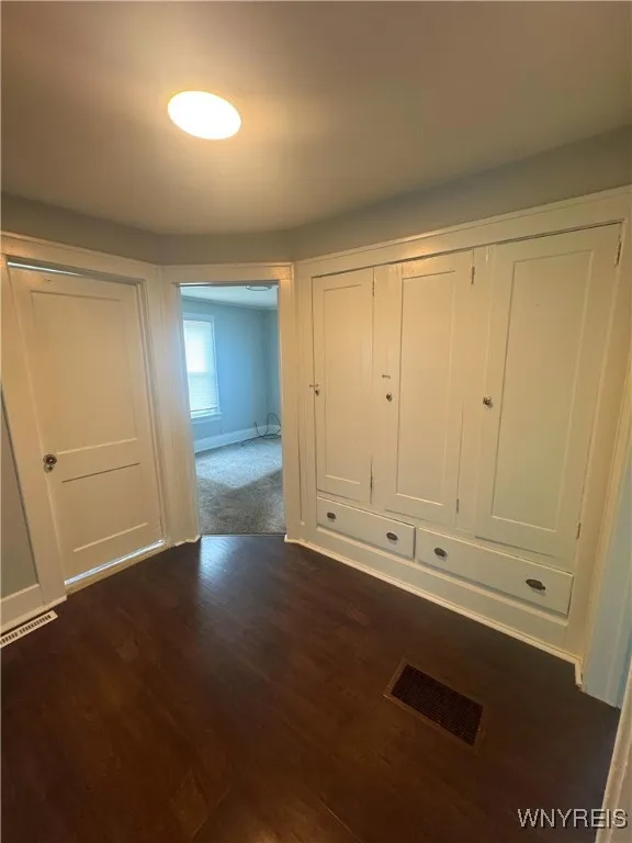 7 Winchester Place, Tonawanda, New York 14217, Tonawanda, New York 14217, 2 Bedrooms Bedrooms, 5 Rooms Rooms,1 BathroomBathrooms,Residential Lease,For Rent,7 Winchester Place, Tonawanda, New York 14217,B1624396
