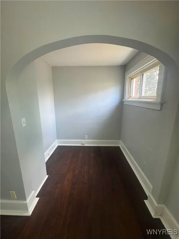 7 Winchester Place, Tonawanda, New York 14217, Tonawanda, New York 14217, 2 Bedrooms Bedrooms, 5 Rooms Rooms,1 BathroomBathrooms,Residential Lease,For Rent,7 Winchester Place, Tonawanda, New York 14217,B1624396