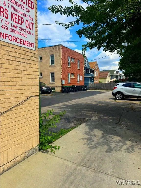 7 Winchester Place, Tonawanda, New York 14217, Tonawanda, New York 14217, 2 Bedrooms Bedrooms, 5 Rooms Rooms,1 BathroomBathrooms,Residential Lease,For Rent,7 Winchester Place, Tonawanda, New York 14217,B1624396