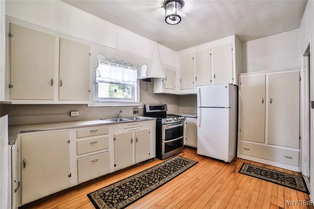 1811 Weston #1  Kitchen