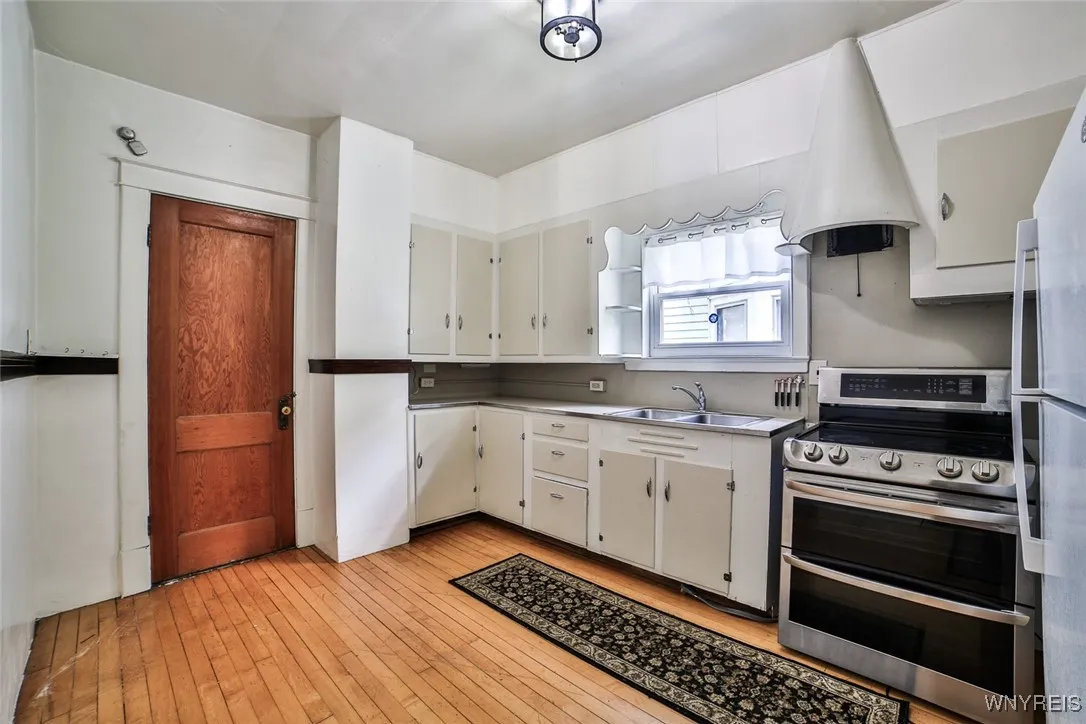 1811 Weston #1  Kitchen