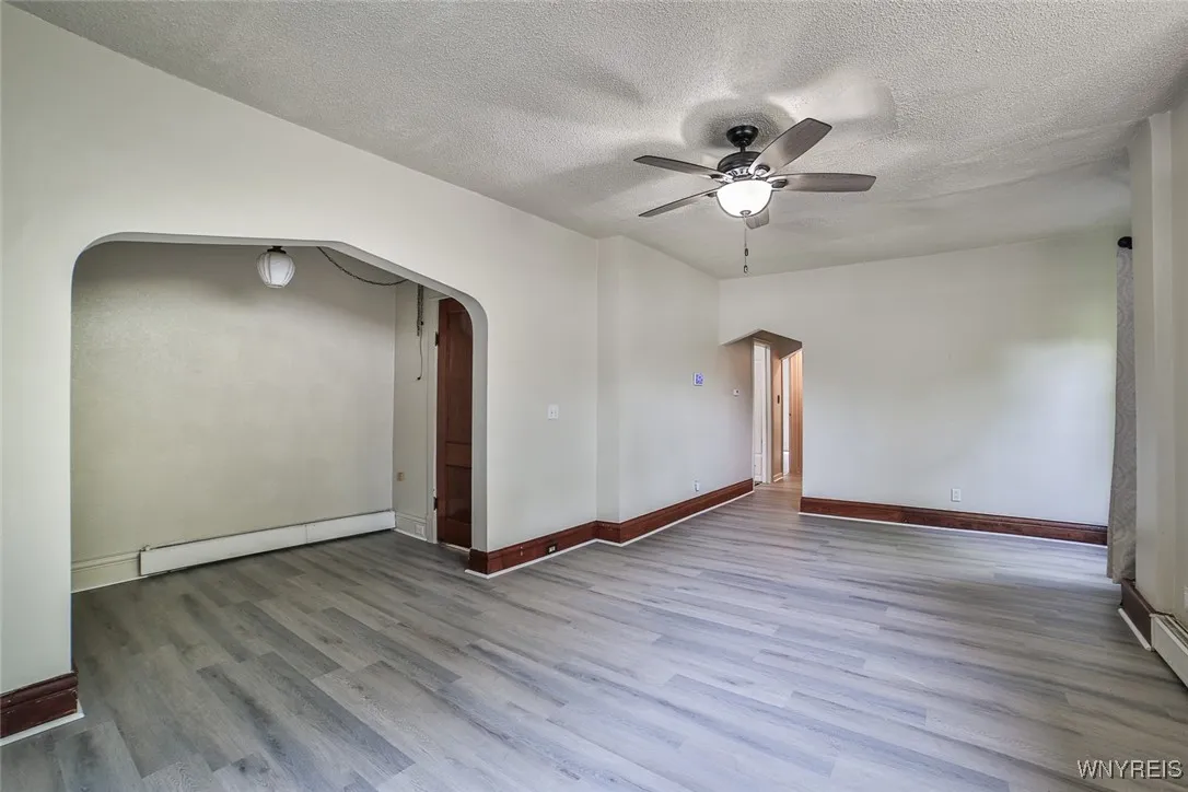 1811 Weston #1 Living Room