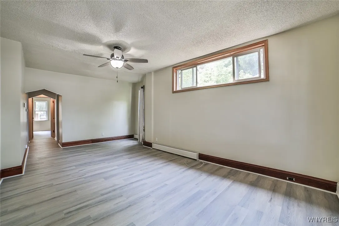 1811 Weston #1 Living Room