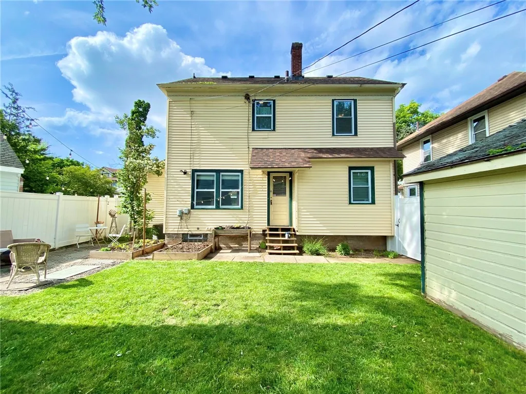125 Devon Road, Rochester, New York 14619, Rochester, New York 14619, 3 Bedrooms Bedrooms, 7 Rooms Rooms,1 BathroomBathrooms,Residential,For Sale,125 Devon Road, Rochester, New York 14619,R1624280