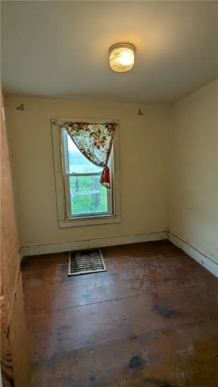Adjacent to possible main bedroom woold make nice walk in closet or main bedroom bath