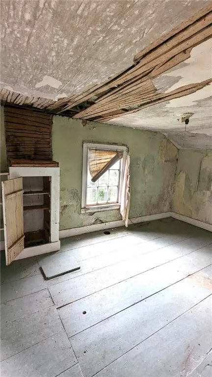Another multi use 2nd floor room