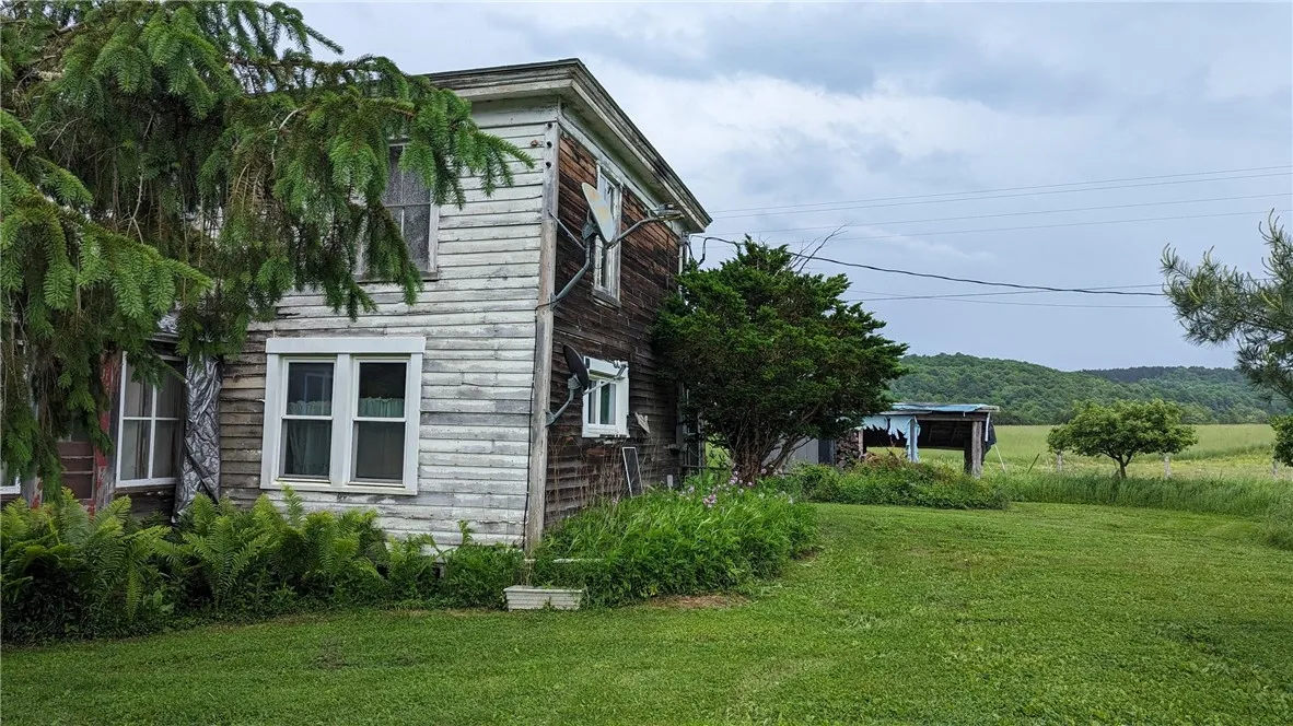 Side view shows off impressive acreage