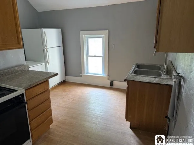 54 Lakeview Avenue, Jamestown, New York 14701, Jamestown, New York 14701, 5 Bedrooms Bedrooms, ,3 BathroomsBathrooms,Residential,For Sale,54 Lakeview Avenue, Jamestown, New York 14701,R1623923