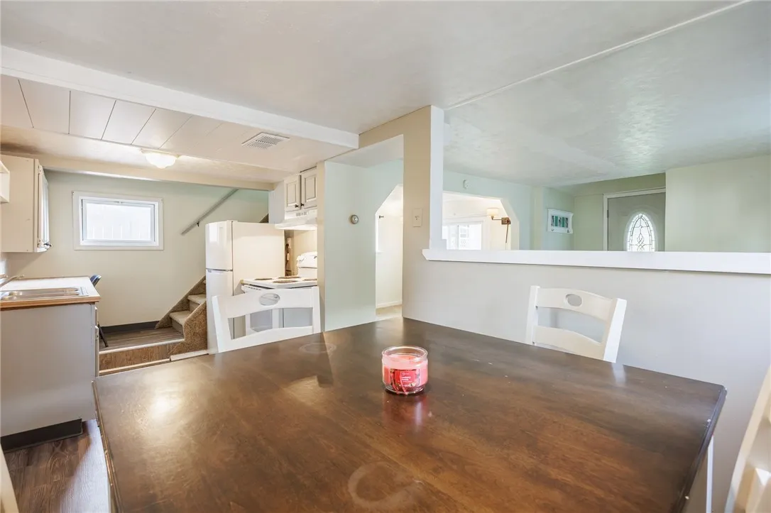 332 Cascade Place, Irondequoit, New York 14609, Irondequoit, New York 14609, 2 Bedrooms Bedrooms, 5 Rooms Rooms,1 BathroomBathrooms,Residential,For Sale,332 Cascade Place, Irondequoit, New York 14609,R1624085