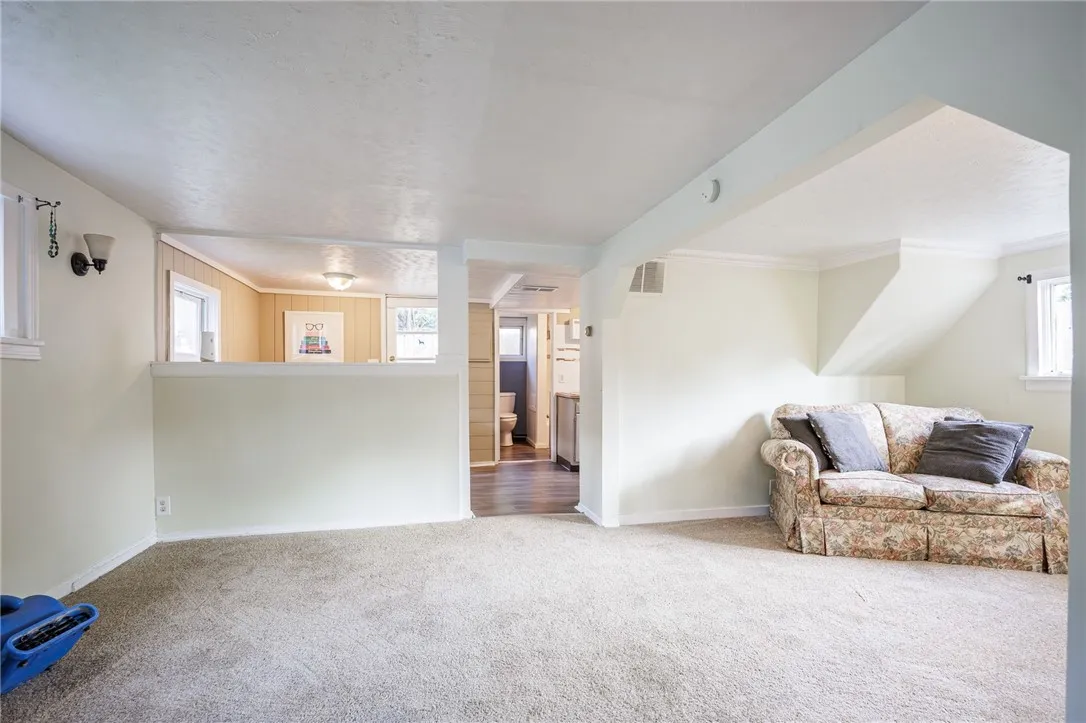 332 Cascade Place, Irondequoit, New York 14609, Irondequoit, New York 14609, 2 Bedrooms Bedrooms, 5 Rooms Rooms,1 BathroomBathrooms,Residential,For Sale,332 Cascade Place, Irondequoit, New York 14609,R1624085