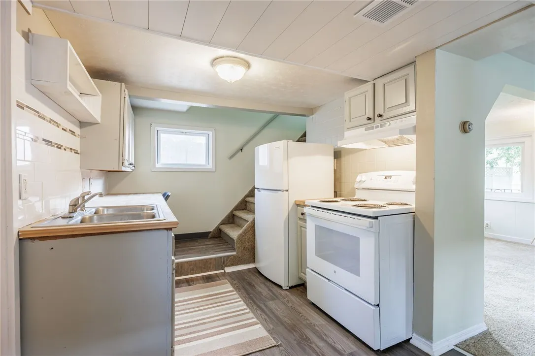 332 Cascade Place, Irondequoit, New York 14609, Irondequoit, New York 14609, 2 Bedrooms Bedrooms, 5 Rooms Rooms,1 BathroomBathrooms,Residential,For Sale,332 Cascade Place, Irondequoit, New York 14609,R1624085