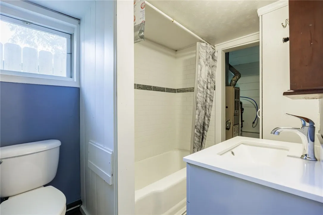 332 Cascade Place, Irondequoit, New York 14609, Irondequoit, New York 14609, 2 Bedrooms Bedrooms, 5 Rooms Rooms,1 BathroomBathrooms,Residential,For Sale,332 Cascade Place, Irondequoit, New York 14609,R1624085
