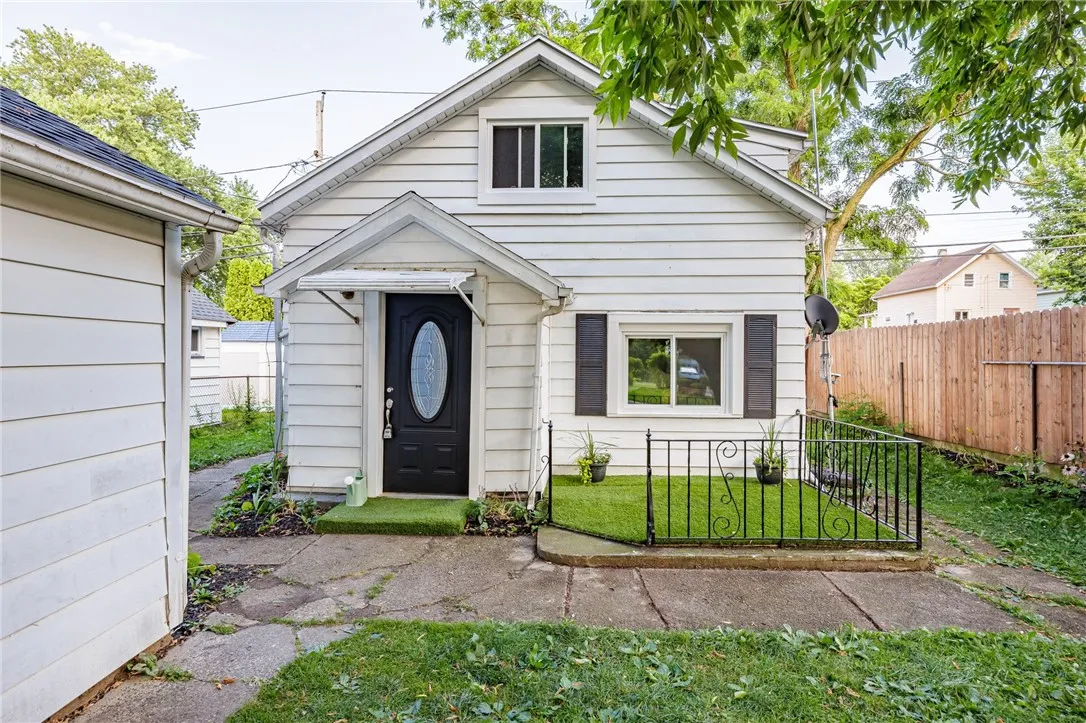 332 Cascade Place, Irondequoit, New York 14609, Irondequoit, New York 14609, 2 Bedrooms Bedrooms, 5 Rooms Rooms,1 BathroomBathrooms,Residential,For Sale,332 Cascade Place, Irondequoit, New York 14609,R1624085