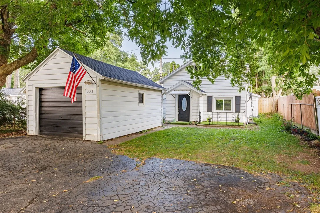 332 Cascade Place, Irondequoit, New York 14609, Irondequoit, New York 14609, 2 Bedrooms Bedrooms, 5 Rooms Rooms,1 BathroomBathrooms,Residential,For Sale,332 Cascade Place, Irondequoit, New York 14609,R1624085