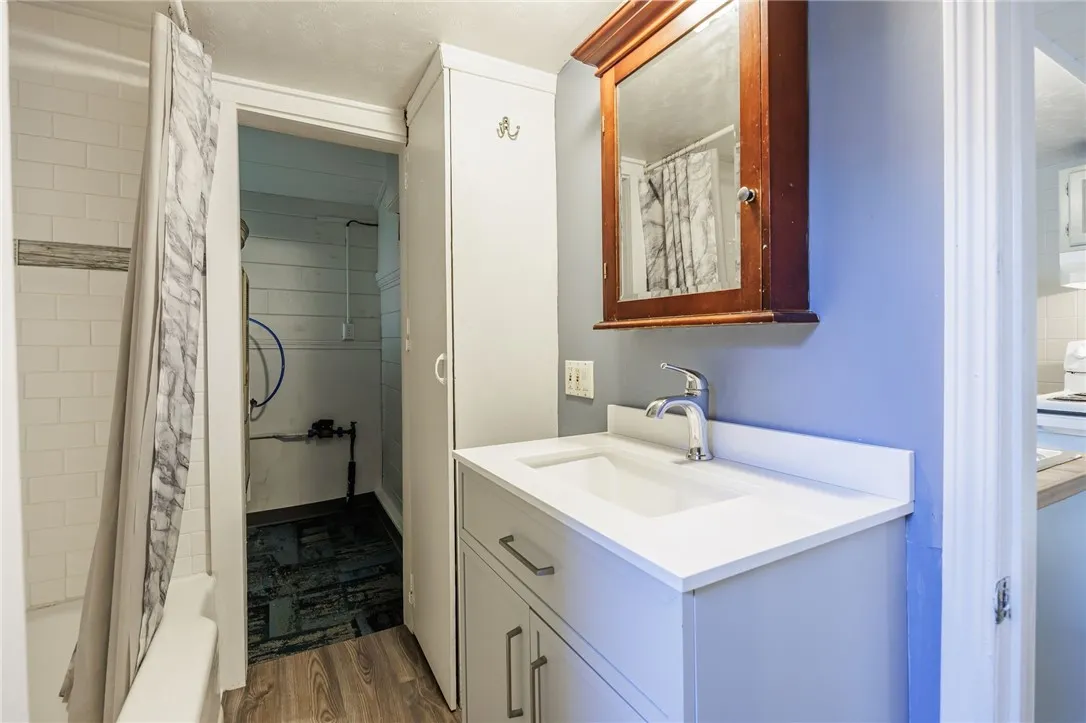 332 Cascade Place, Irondequoit, New York 14609, Irondequoit, New York 14609, 2 Bedrooms Bedrooms, 5 Rooms Rooms,1 BathroomBathrooms,Residential,For Sale,332 Cascade Place, Irondequoit, New York 14609,R1624085