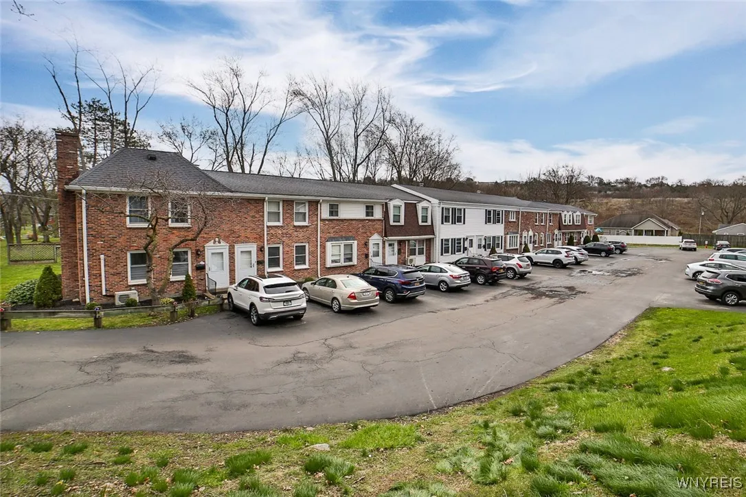 595 Seneca Street 2, Lewiston, New York 14092, Lewiston, New York 14092, 2 Bedrooms Bedrooms, 5 Rooms Rooms,1 BathroomBathrooms,Residential,Closed,595 Seneca Street 2, Lewiston, New York 14092,0,B1624398