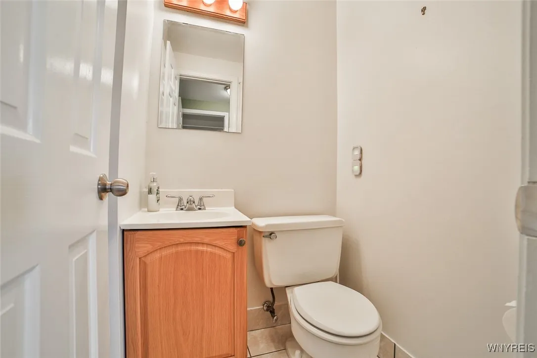 595 Seneca Street 2, Lewiston, New York 14092, Lewiston, New York 14092, 2 Bedrooms Bedrooms, 5 Rooms Rooms,1 BathroomBathrooms,Residential,Closed,595 Seneca Street 2, Lewiston, New York 14092,0,B1624398
