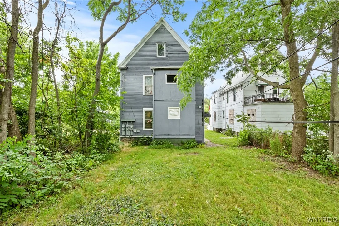 217 East Utica Street S, Buffalo, New York 14208, Buffalo, New York 14208, 6 Bedrooms Bedrooms, ,4 BathroomsBathrooms,Residential,For Sale,217 East Utica Street S, Buffalo, New York 14208,B1624401