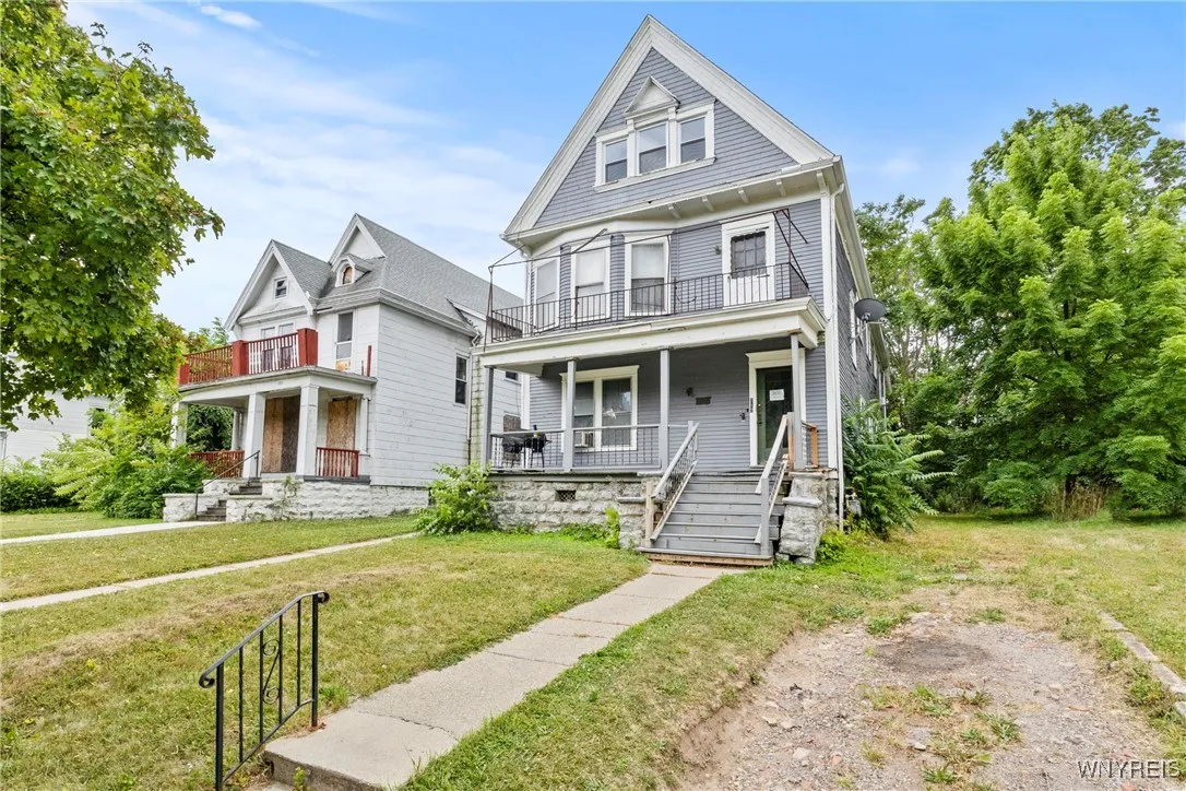 217 East Utica Street S, Buffalo, New York 14208, Buffalo, New York 14208, 6 Bedrooms Bedrooms, ,4 BathroomsBathrooms,Residential,For Sale,217 East Utica Street S, Buffalo, New York 14208,B1624401