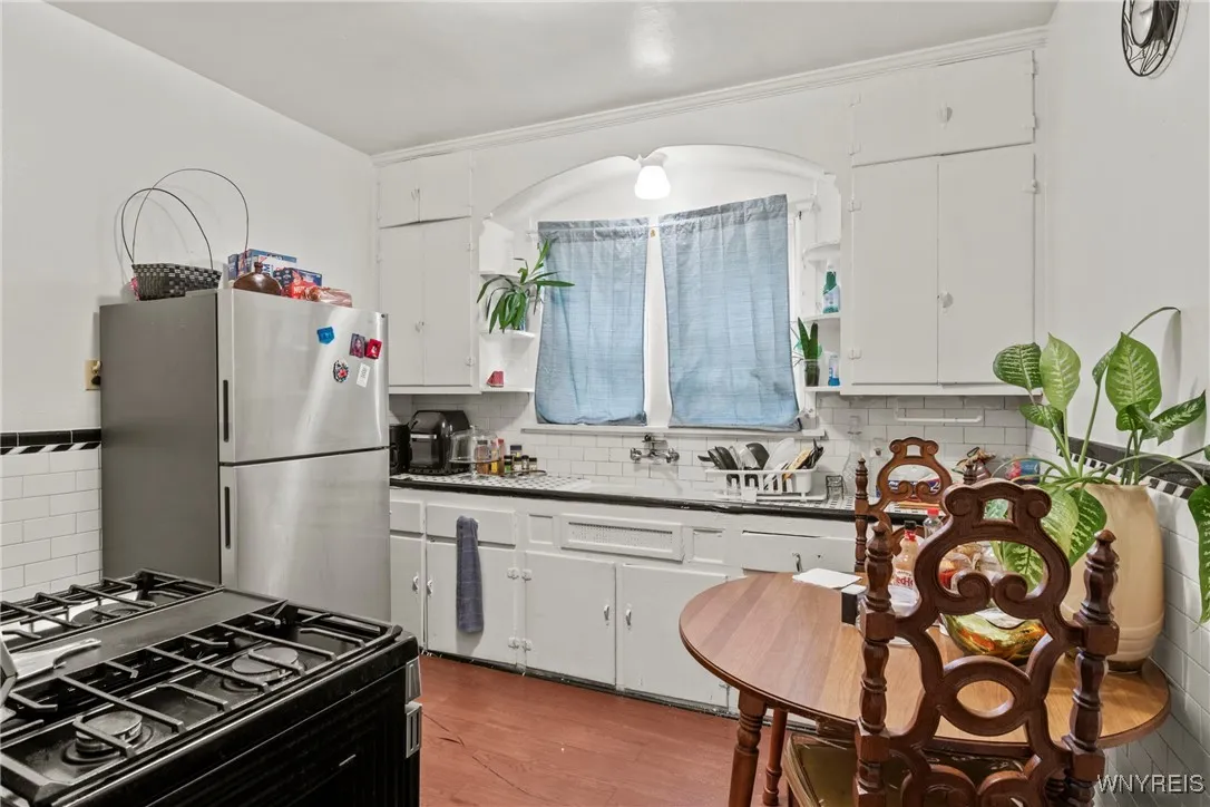 217 East Utica Street S, Buffalo, New York 14208, Buffalo, New York 14208, 6 Bedrooms Bedrooms, ,4 BathroomsBathrooms,Residential,For Sale,217 East Utica Street S, Buffalo, New York 14208,B1624401