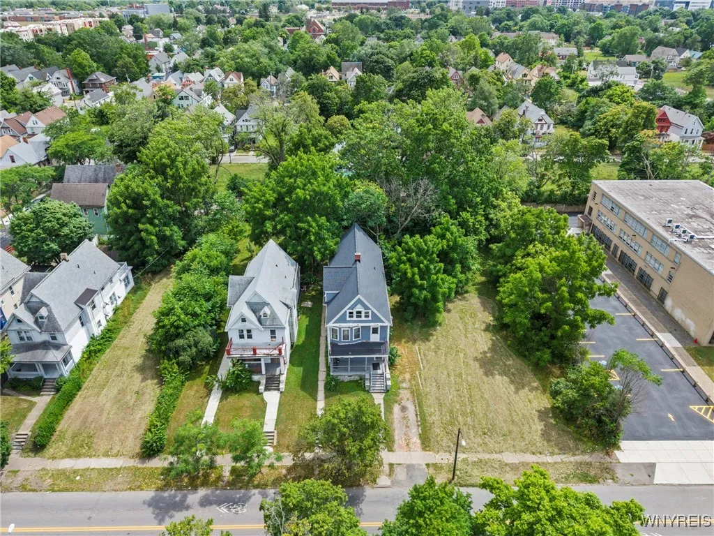 217 East Utica Street S, Buffalo, New York 14208, Buffalo, New York 14208, 6 Bedrooms Bedrooms, ,4 BathroomsBathrooms,Residential,For Sale,217 East Utica Street S, Buffalo, New York 14208,B1624401