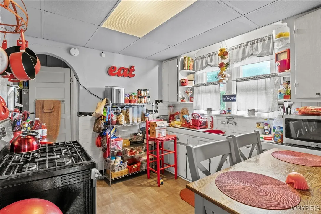 217 East Utica Street S, Buffalo, New York 14208, Buffalo, New York 14208, 6 Bedrooms Bedrooms, ,4 BathroomsBathrooms,Residential,For Sale,217 East Utica Street S, Buffalo, New York 14208,B1624401
