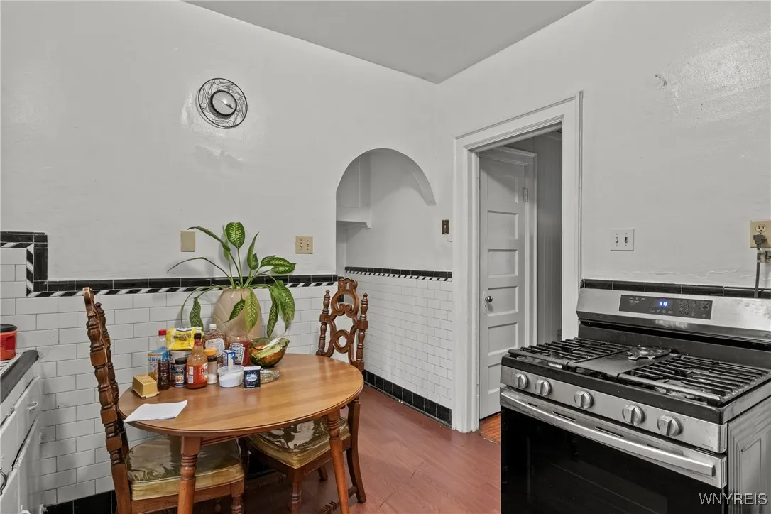217 East Utica Street S, Buffalo, New York 14208, Buffalo, New York 14208, 6 Bedrooms Bedrooms, ,4 BathroomsBathrooms,Residential,For Sale,217 East Utica Street S, Buffalo, New York 14208,B1624401