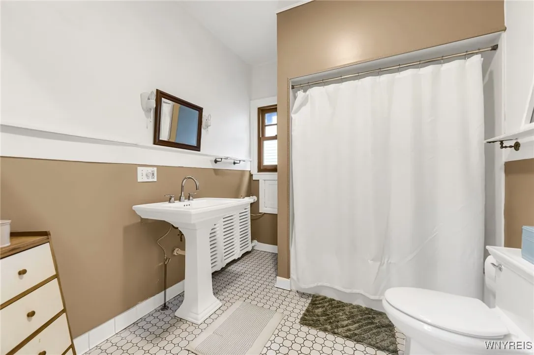 Full Bath 2