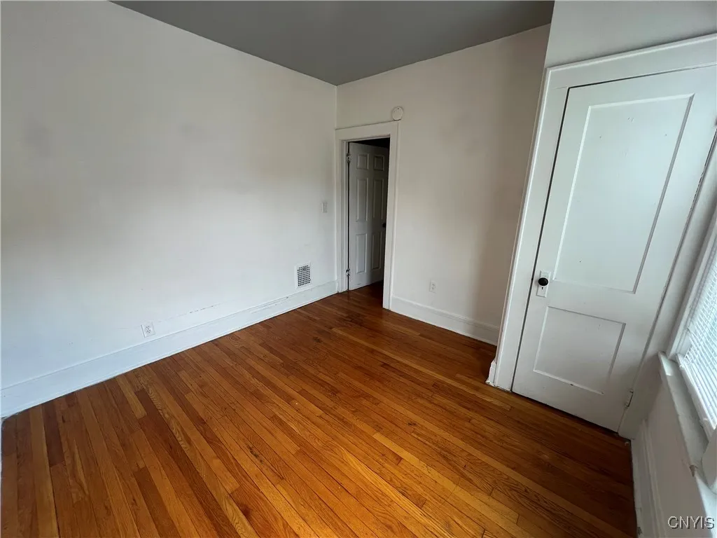526 Boyden Street, Syracuse, New York 13206, Syracuse, New York 13206, 2 Bedrooms Bedrooms, 5 Rooms Rooms,1 BathroomBathrooms,Residential Lease,For Rent,526 Boyden Street, Syracuse, New York 13206,S1623531