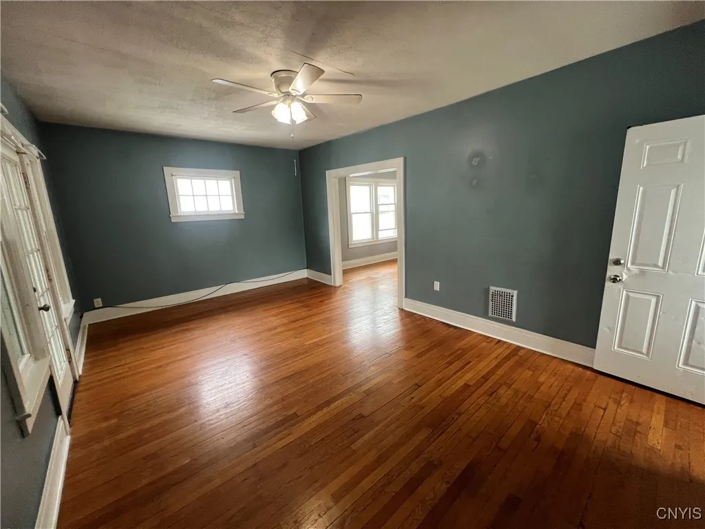526 Boyden Street, Syracuse, New York 13206, Syracuse, New York 13206, 2 Bedrooms Bedrooms, 5 Rooms Rooms,1 BathroomBathrooms,Residential Lease,For Rent,526 Boyden Street, Syracuse, New York 13206,S1623531