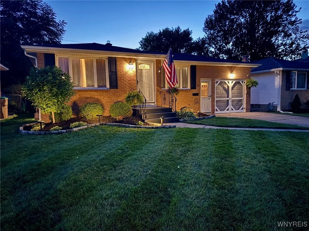 78 Theresa Drive, Cheektowaga, New York 14227, Cheektowaga, New York 14227, 3 Bedrooms Bedrooms, 7 Rooms Rooms,2 BathroomsBathrooms,Residential,For Sale,78 Theresa Drive, Cheektowaga, New York 14227,B1624025