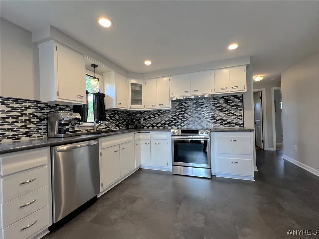 78 Theresa Drive, Cheektowaga, New York 14227, Cheektowaga, New York 14227, 3 Bedrooms Bedrooms, 7 Rooms Rooms,2 BathroomsBathrooms,Residential,For Sale,78 Theresa Drive, Cheektowaga, New York 14227,B1624025