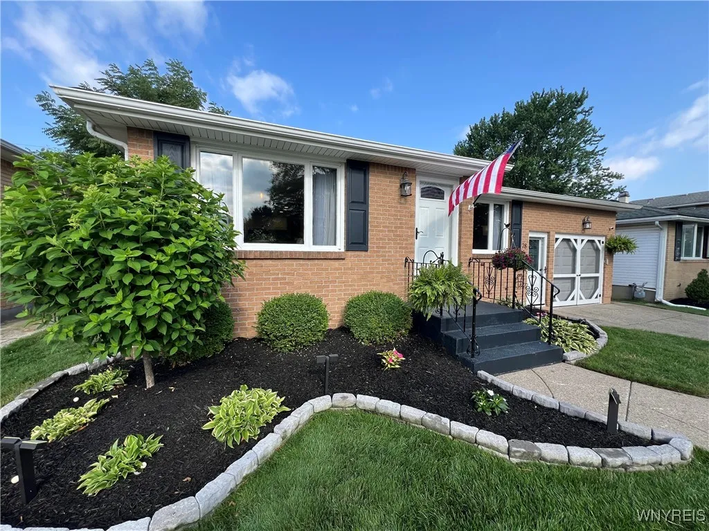 78 Theresa Drive, Cheektowaga, New York 14227, Cheektowaga, New York 14227, 3 Bedrooms Bedrooms, 7 Rooms Rooms,2 BathroomsBathrooms,Residential,For Sale,78 Theresa Drive, Cheektowaga, New York 14227,B1624025