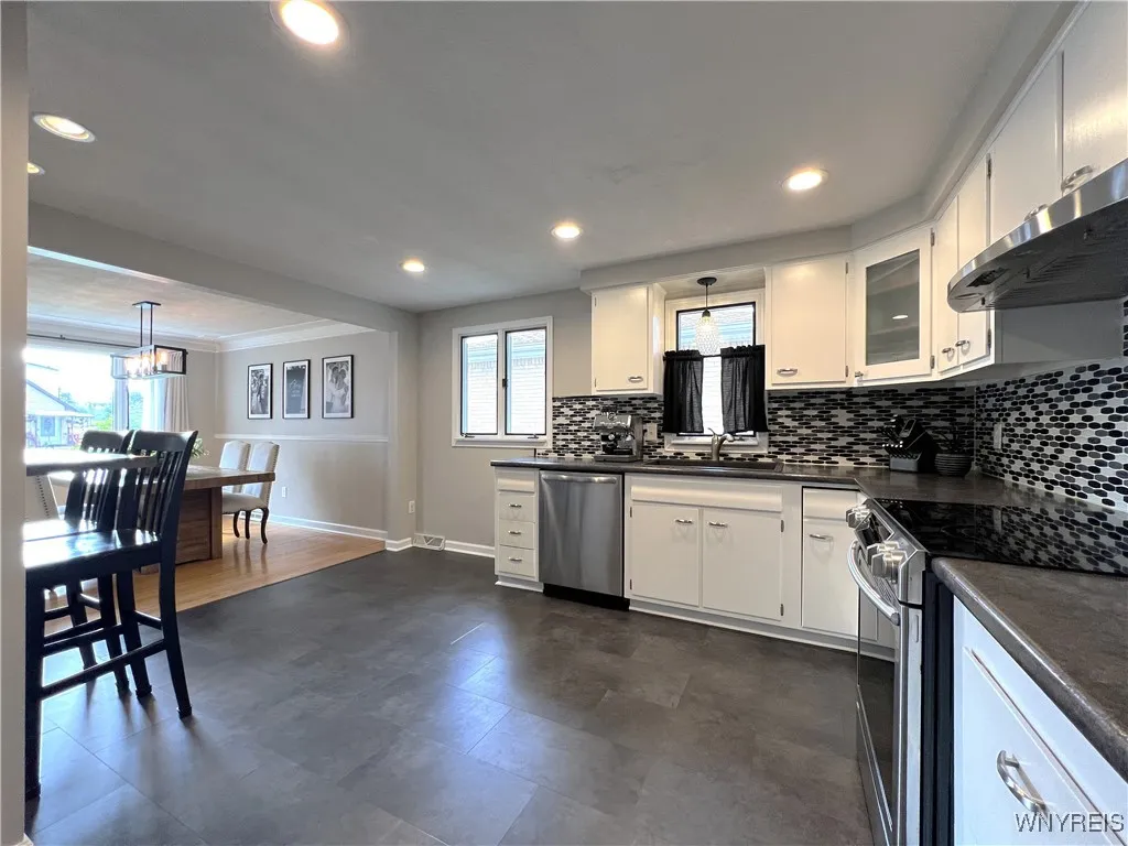 78 Theresa Drive, Cheektowaga, New York 14227, Cheektowaga, New York 14227, 3 Bedrooms Bedrooms, 7 Rooms Rooms,2 BathroomsBathrooms,Residential,For Sale,78 Theresa Drive, Cheektowaga, New York 14227,B1624025