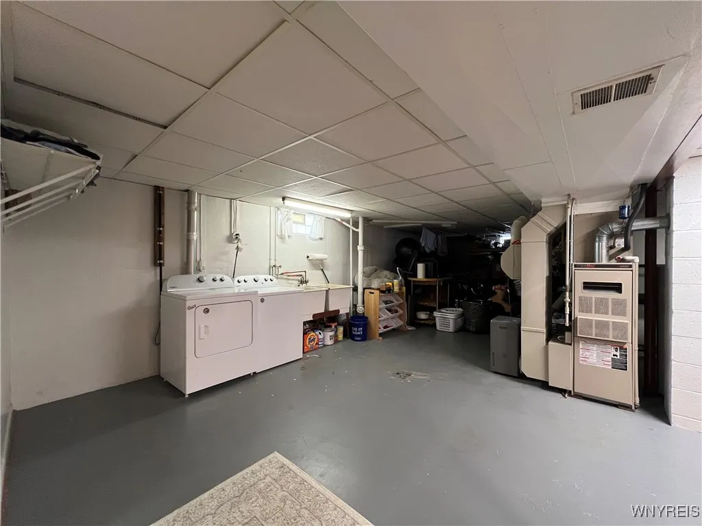 78 Theresa Drive, Cheektowaga, New York 14227, Cheektowaga, New York 14227, 3 Bedrooms Bedrooms, 7 Rooms Rooms,2 BathroomsBathrooms,Residential,For Sale,78 Theresa Drive, Cheektowaga, New York 14227,B1624025