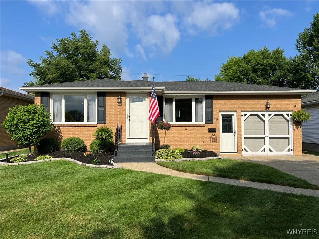 78 Theresa Drive, Cheektowaga, New York 14227, Cheektowaga, New York 14227, 3 Bedrooms Bedrooms, 7 Rooms Rooms,2 BathroomsBathrooms,Residential,For Sale,78 Theresa Drive, Cheektowaga, New York 14227,B1624025
