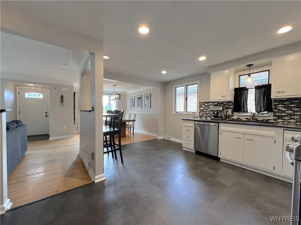 78 Theresa Drive, Cheektowaga, New York 14227, Cheektowaga, New York 14227, 3 Bedrooms Bedrooms, 7 Rooms Rooms,2 BathroomsBathrooms,Residential,For Sale,78 Theresa Drive, Cheektowaga, New York 14227,B1624025