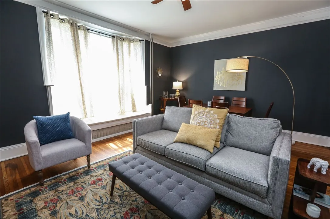 17 Russell Street 11, Rochester, New York 14607, Rochester, New York 14607, 1 Bedroom Bedrooms, 5 Rooms Rooms,1 BathroomBathrooms,Residential Lease,For Rent,17 Russell Street 11, Rochester, New York 14607,R1624296