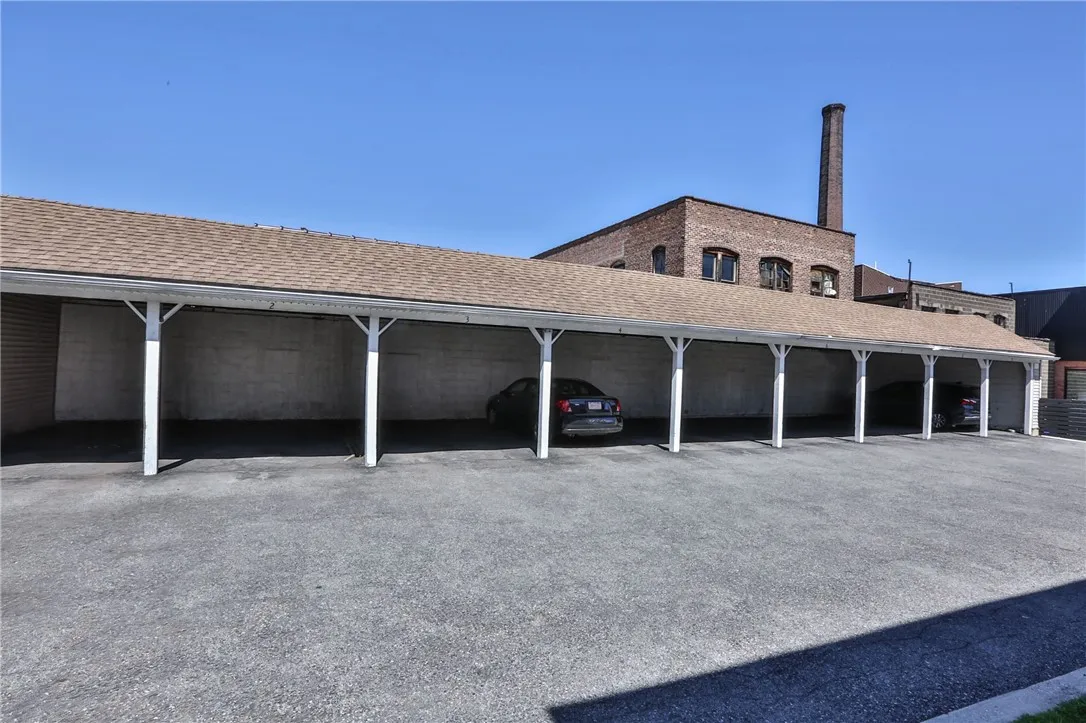 17 Russell Street 11, Rochester, New York 14607, Rochester, New York 14607, 1 Bedroom Bedrooms, 5 Rooms Rooms,1 BathroomBathrooms,Residential Lease,For Rent,17 Russell Street 11, Rochester, New York 14607,R1624296