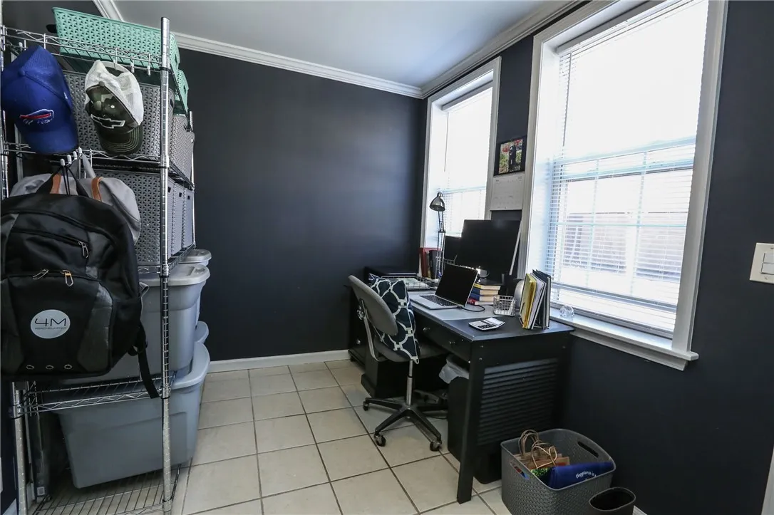 17 Russell Street 11, Rochester, New York 14607, Rochester, New York 14607, 1 Bedroom Bedrooms, 5 Rooms Rooms,1 BathroomBathrooms,Residential Lease,For Rent,17 Russell Street 11, Rochester, New York 14607,R1624296