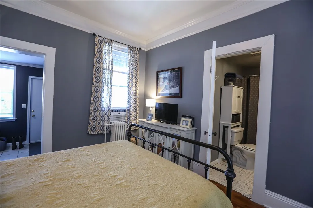 17 Russell Street 11, Rochester, New York 14607, Rochester, New York 14607, 1 Bedroom Bedrooms, 5 Rooms Rooms,1 BathroomBathrooms,Residential Lease,For Rent,17 Russell Street 11, Rochester, New York 14607,R1624296