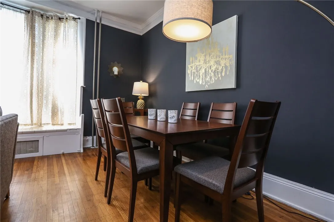 17 Russell Street 11, Rochester, New York 14607, Rochester, New York 14607, 1 Bedroom Bedrooms, 5 Rooms Rooms,1 BathroomBathrooms,Residential Lease,For Rent,17 Russell Street 11, Rochester, New York 14607,R1624296