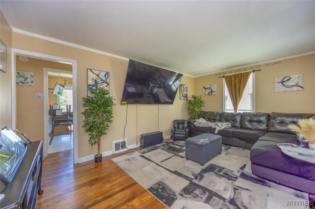 195 Parkhurst Boulevard, Tonawanda, New York 14223, Tonawanda, New York 14223, 3 Bedrooms Bedrooms, 6 Rooms Rooms,1 BathroomBathrooms,Residential,For Sale,195 Parkhurst Boulevard, Tonawanda, New York 14223,B1624005