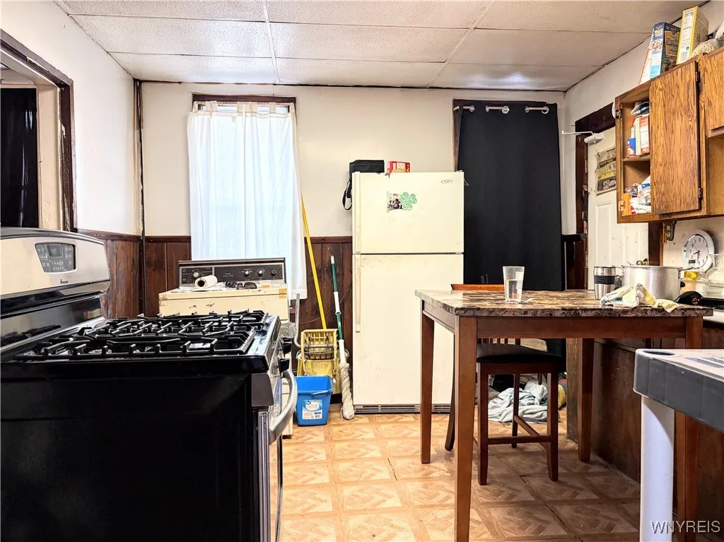 79 Hamburg Street, Buffalo, New York 14204, Buffalo, New York 14204, 9 Bedrooms Bedrooms, ,4 BathroomsBathrooms,Residential,For Sale,79 Hamburg Street, Buffalo, New York 14204,B1623528