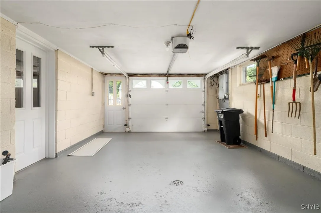 107 Huntshill Road, Geddes, New York 13209, Geddes, New York 13209, 3 Bedrooms Bedrooms, 7 Rooms Rooms,2 BathroomsBathrooms,Residential,Closed,107 Huntshill Road, Geddes, New York 13209,0,S1624144