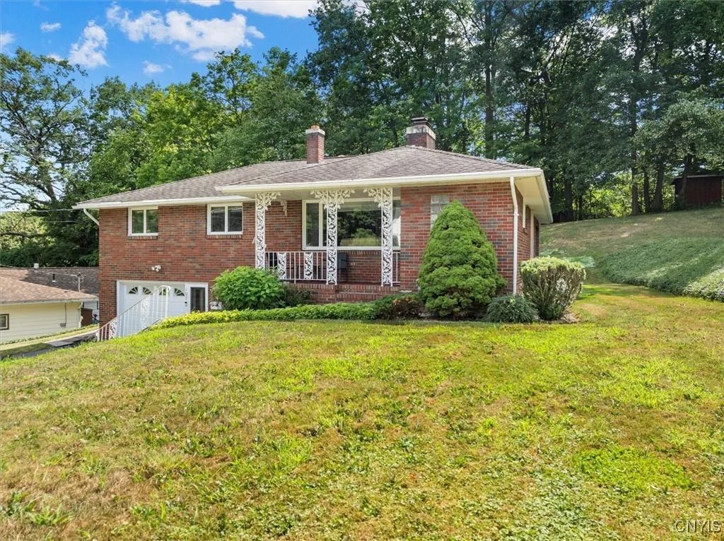 107 Huntshill Road, Geddes, New York 13209, Geddes, New York 13209, 3 Bedrooms Bedrooms, 7 Rooms Rooms,2 BathroomsBathrooms,Residential,Closed,107 Huntshill Road, Geddes, New York 13209,0,S1624144