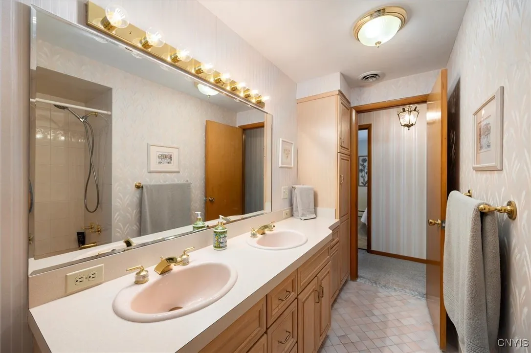 107 Huntshill Road, Geddes, New York 13209, Geddes, New York 13209, 3 Bedrooms Bedrooms, 7 Rooms Rooms,2 BathroomsBathrooms,Residential,Closed,107 Huntshill Road, Geddes, New York 13209,0,S1624144