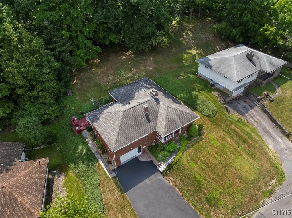 107 Huntshill Road, Geddes, New York 13209, Geddes, New York 13209, 3 Bedrooms Bedrooms, 7 Rooms Rooms,2 BathroomsBathrooms,Residential,Closed,107 Huntshill Road, Geddes, New York 13209,0,S1624144