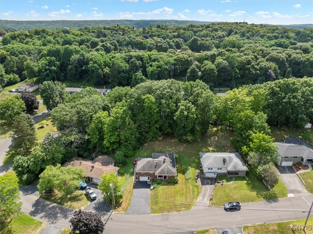 107 Huntshill Road, Geddes, New York 13209, Geddes, New York 13209, 3 Bedrooms Bedrooms, 7 Rooms Rooms,2 BathroomsBathrooms,Residential,Closed,107 Huntshill Road, Geddes, New York 13209,0,S1624144