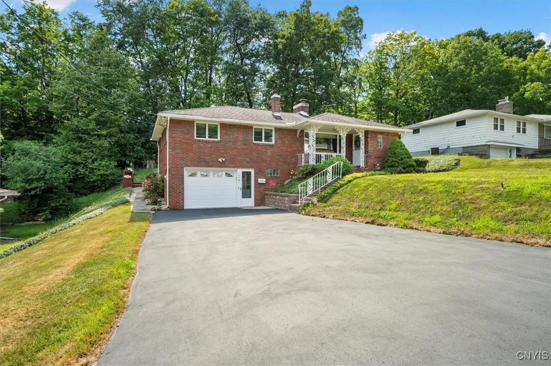 107 Huntshill Road, Geddes, New York 13209, Geddes, New York 13209, 3 Bedrooms Bedrooms, 7 Rooms Rooms,2 BathroomsBathrooms,Residential,Closed,107 Huntshill Road, Geddes, New York 13209,0,S1624144